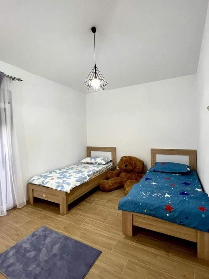 Rent, four bedroom apartment, 240m², Kotor, Crna Gora