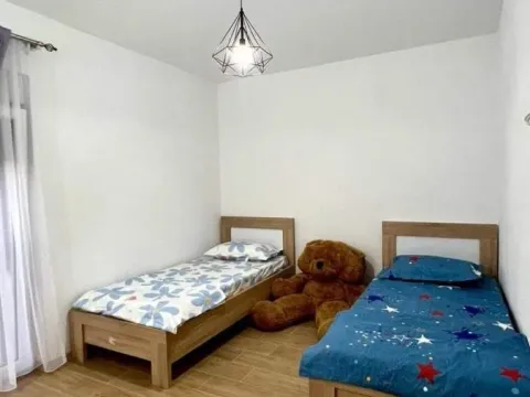 Izdavanje, četvorosoban stan, 240m², Kotor, Crna Gora - image 10