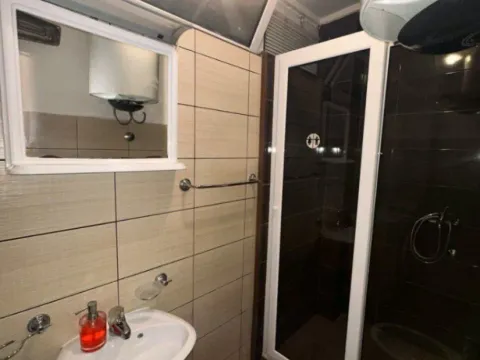 Izdavanje, jednosoban stan, 45m², Dalmatinska ulica, Podgorica - image 3