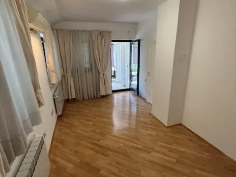Rent, house, 312m², Voždovac Sve Podlokacije, Beograd - image 9
