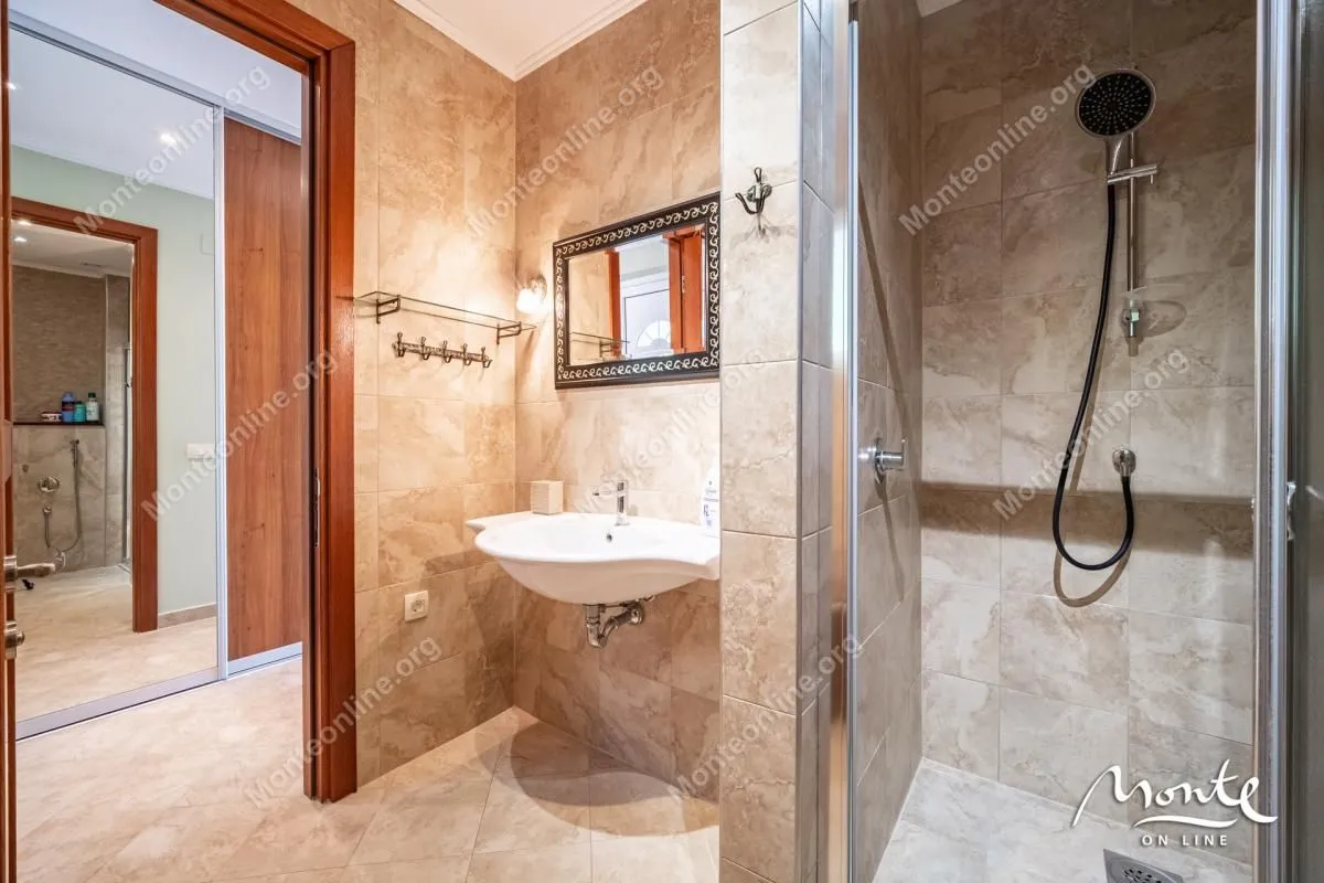 Prodaja, jednosoban stan, 63m², Orahovac, Kotor