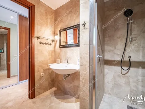 Prodaja, jednosoban stan, 63m², Orahovac, Kotor - image 31