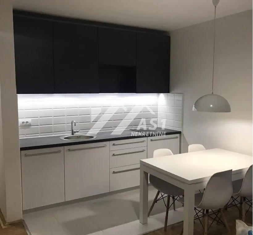 Izdavanje, stan, 26m², Bulevar Oslobodjenja, Novi Sad Sve Podlokacije