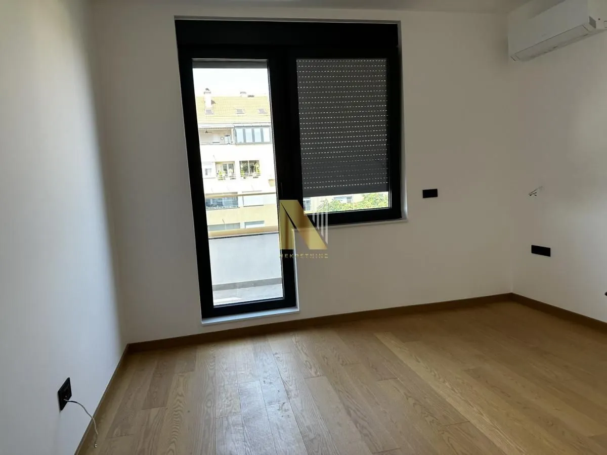 Prodaja, četvorosoban stan, 133m², Grbavica, Novi Sad Sve Podlokacije