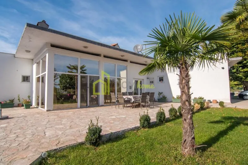 Izdavanje, kuća, 250m², Tološi, Podgorica