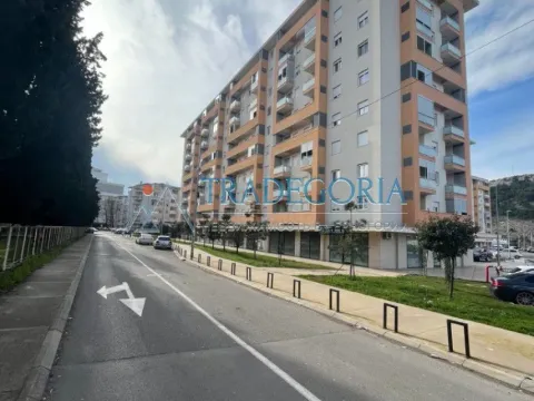 Prodaja, dvosoban stan, 65m², Podgorica, Crna Gora