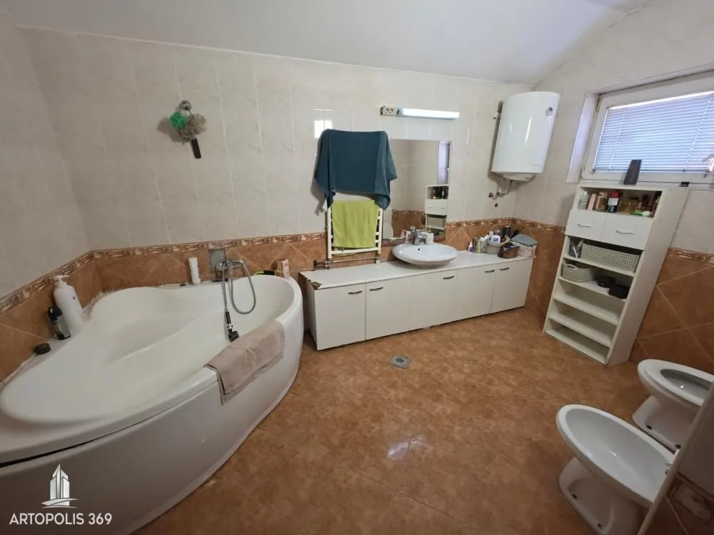 Prodaja, četvorosoban stan, 163m², Uciteljsko Naselje, Zvezdara Sve Podlokacije
