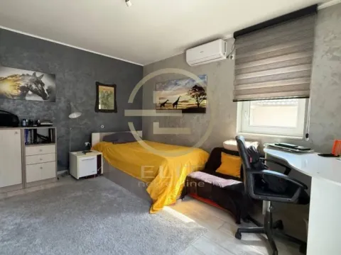 Prodaja, kuća, 273m², Petrovaradin, Novi Sad - image 37