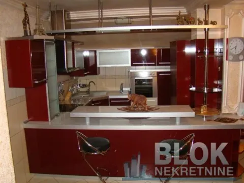 Rent, three bedroom apartment, 135m², Tološi, Podgorica - image 5