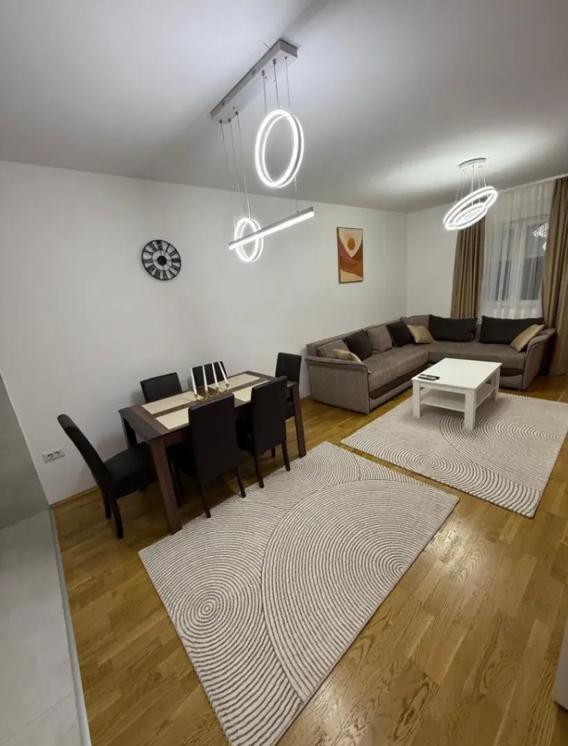 Izdavanje, jednosoban stan, 47m², Stari Aerodrom, Podgorica