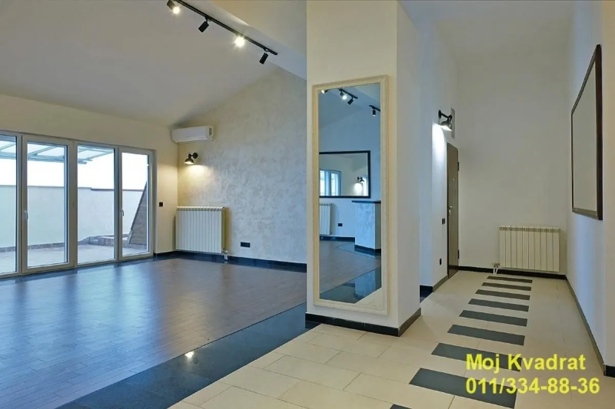 Prodaja, trosoban stan, 172m², Voždovac Sve Podlokacije, Beograd