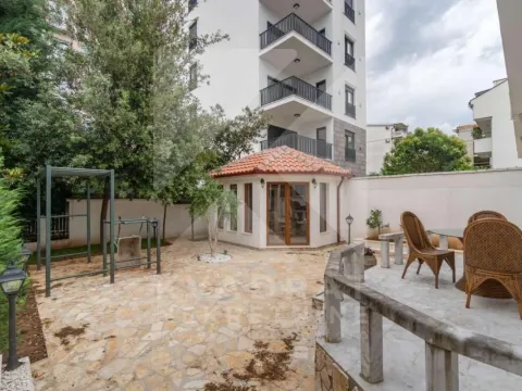 Rent, house, 150m², Gorica C, Podgorica - image 12