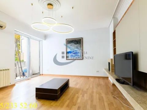 Prodaja, četvorosoban stan, 105m², Vračar Sve Podlokacije, Beograd
