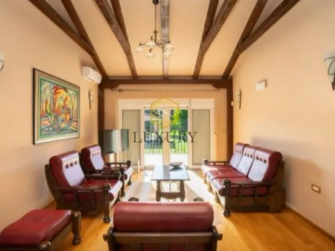 Izdavanje, kuća, 160m², Rogami, Podgorica - image 10