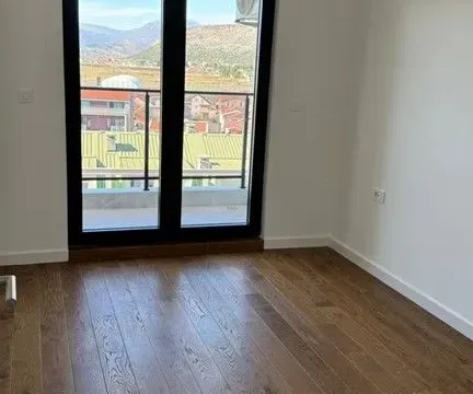 Rent, one bedroom apartment, 46m², Tološka šuma, Podgorica - image 2