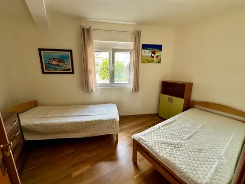Izdavanje, dvosoban stan, 70m², Lazi, Budva - image 8