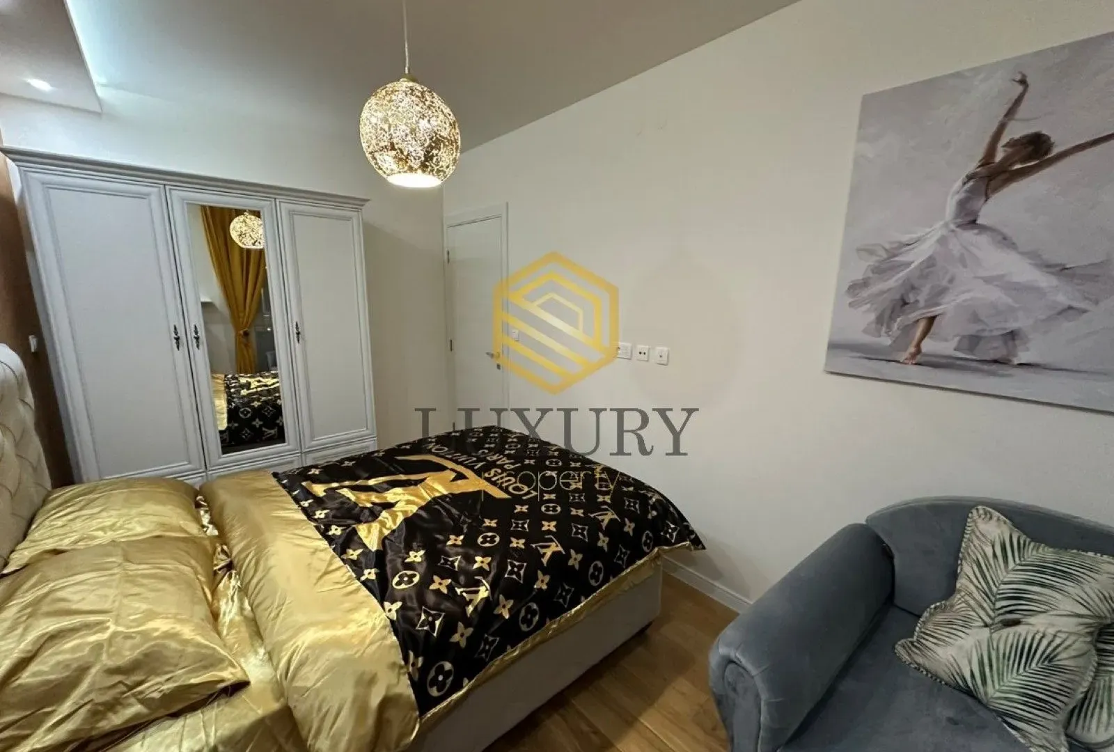 Izdavanje, jednosoban stan, 45m², Central Point, Podgorica