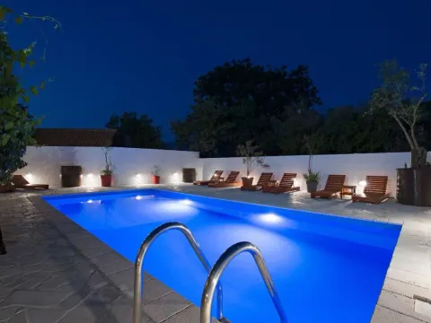 Rent, house, 110m², Tivat, Crna Gora - image 23