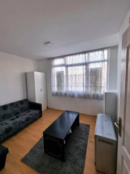 Izdavanje, dvosoban stan, 56m², Centar, Niš
