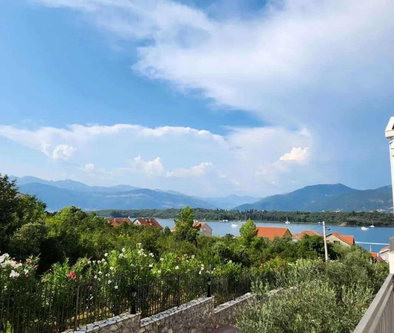 Prodaja, jednosoban stan, 77m², Đuraševići, Tivat
