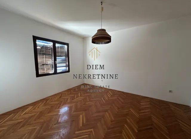 Sale, house, 270m², Šušanj, Bar