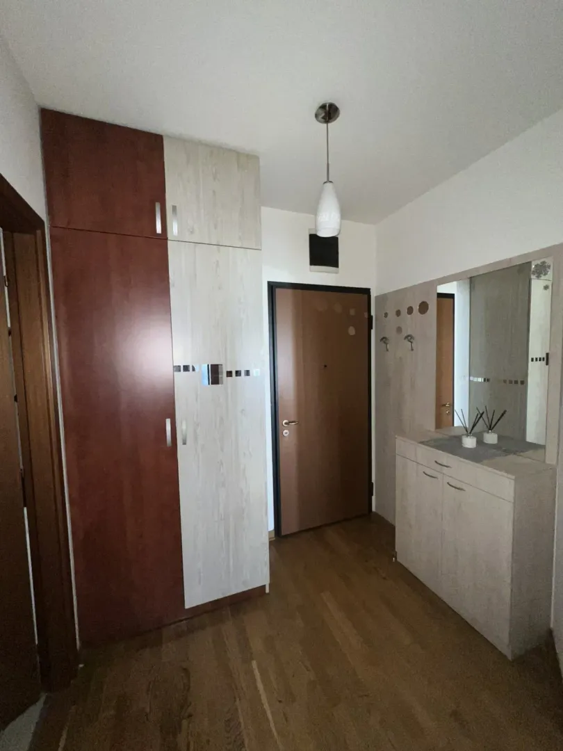Izdavanje, dvosoban stan, 51m², City Kvart, Podgorica