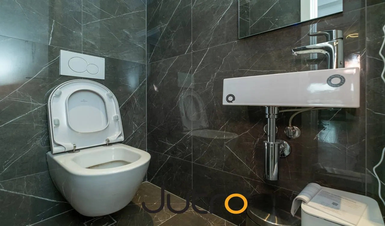 Izdavanje, trosoban stan, 142m², Zagorič, Podgorica