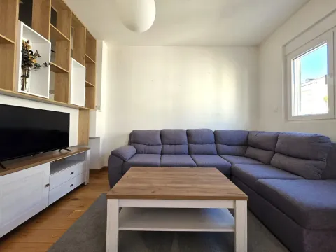 Rent, two bedroom apartment, 75m², Stara Varoš, Podgorica - image 2