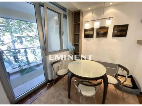 Izdavanje, trosoban stan, 87m², Stari Grad, Beograd - image 6