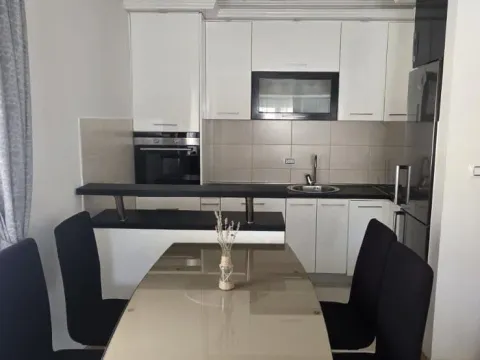 Rent, two bedroom apartment, 80m², Seljanovo, Tivat - image 5