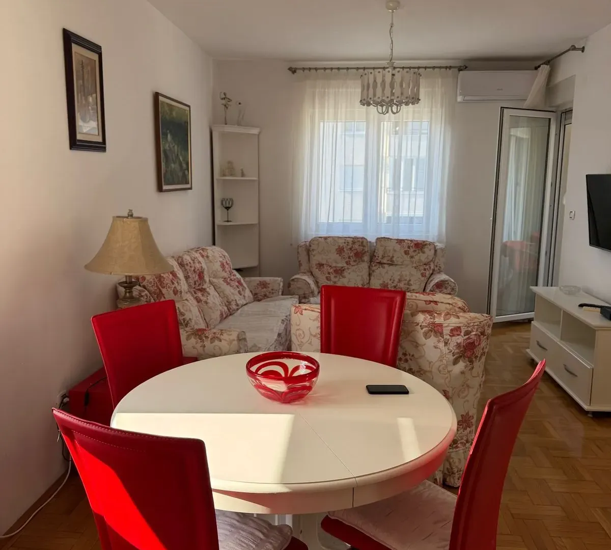 Rent, two bedroom apartment, 70m², Seljanovo, Tivat