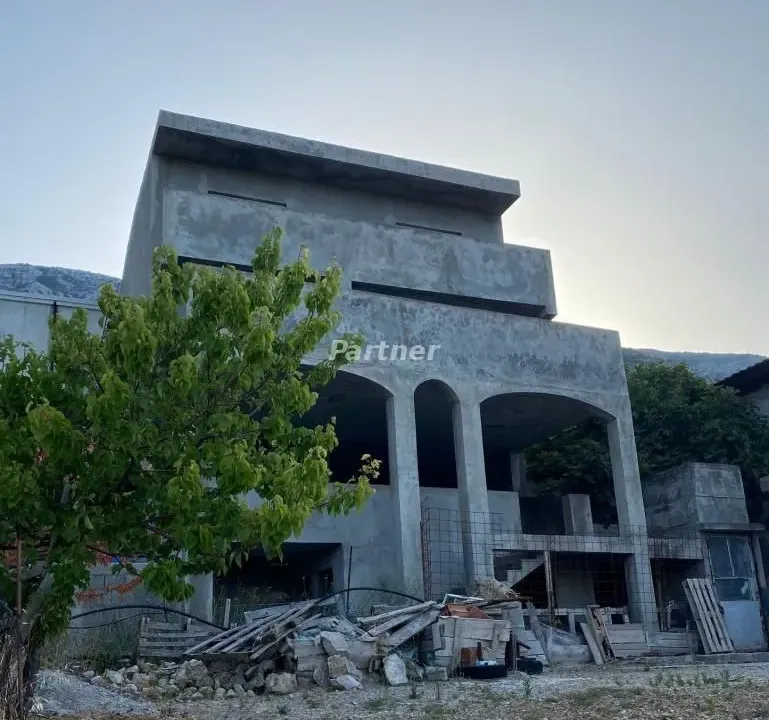 Sale, house, 180m², Zankovići, Bar