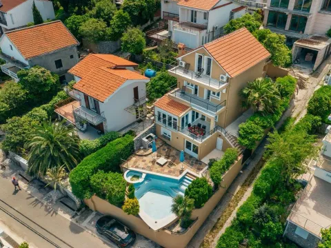 Sale, house, 270m², Bratešići, Kotor - image 1