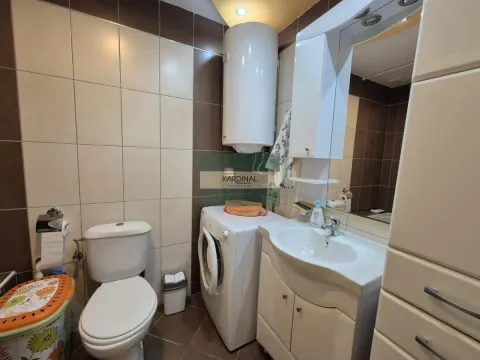 Izdavanje, trosoban stan, 73m², Centar, Jagodina - image 36