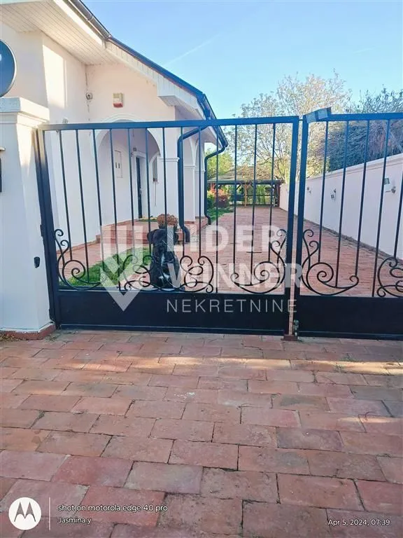 Prodaja, kuća, 340m², Zemun Ugrinovci, Zemun Sve Podlokacije