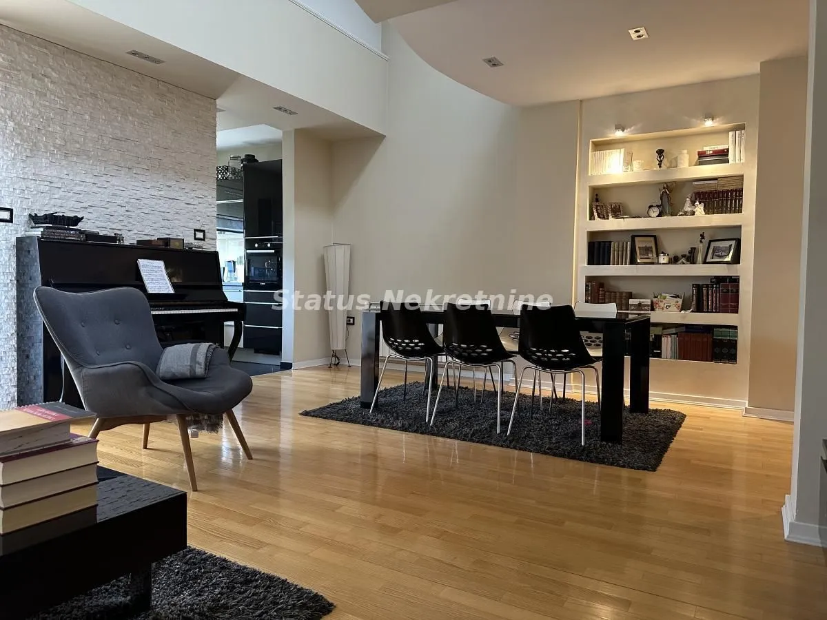 Prodaja, četvorosoban stan, 134m², Grbavica, Novi Sad Sve Podlokacije