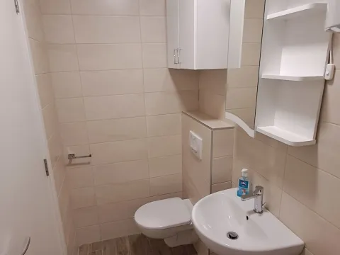 Izdavanje, dvosoban stan, 65m², City Kej, Podgorica - image 5