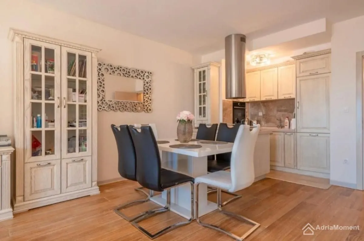 Sale, three bedroom apartment, 123m², Pržno, Budva