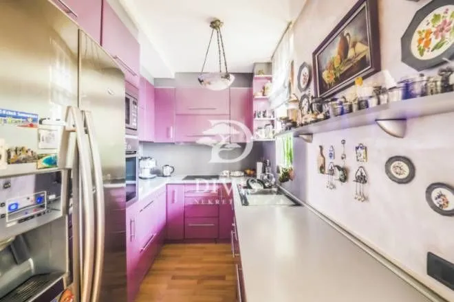 Sale, apartment, 250m², Cvetni Trg, Vračar Sve Podlokacije