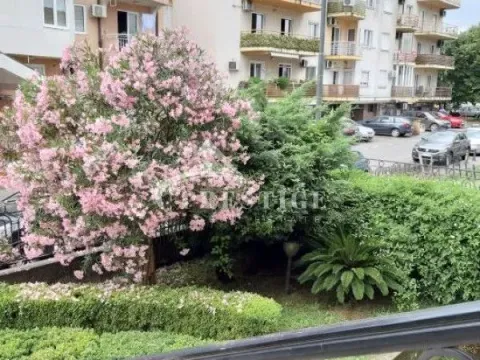 Izdavanje, dvosoban stan, 63m², Stara Varoš, Podgorica - image 2