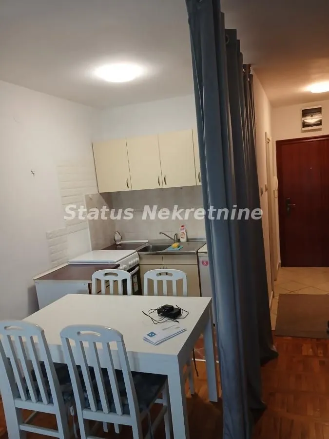 Izdavanje, garsonjera, 26m², Nova Detelinara, Novi Sad Sve Podlokacije