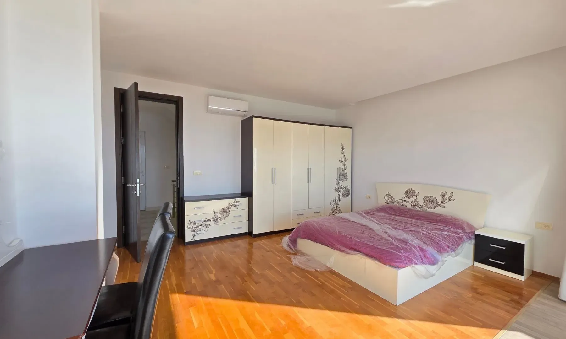Prodaja, kuća, 380m², Krimovica, Kotor