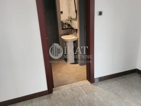 Izdavanje, poslovni prostor, 300m², Bežanija, Beograd - image 9