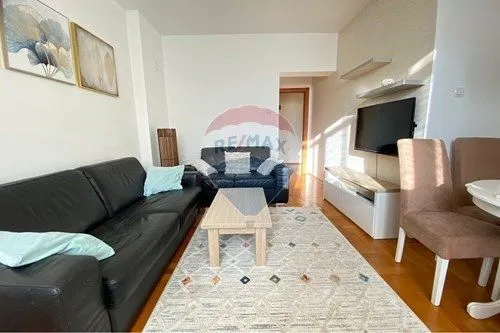 Izdavanje, dvosoban stan, 66m², Podgorica, Crna Gora