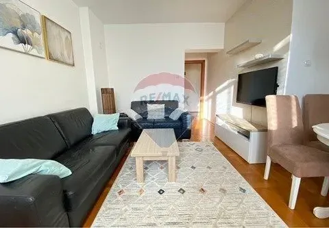 Izdavanje, dvosoban stan, 66m², Podgorica, Crna Gora