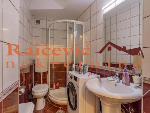 Sale, three bedroom apartment, 69m², Vračar Sve Podlokacije, Beograd - image 11
