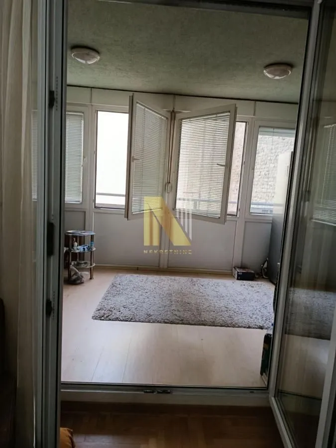 Izdavanje, trosoban stan, 73m², Centar, Novi Sad