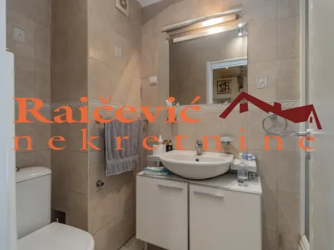 Sale, four bedroom apartment, 142m², Savski Venac, Beograd - image 8