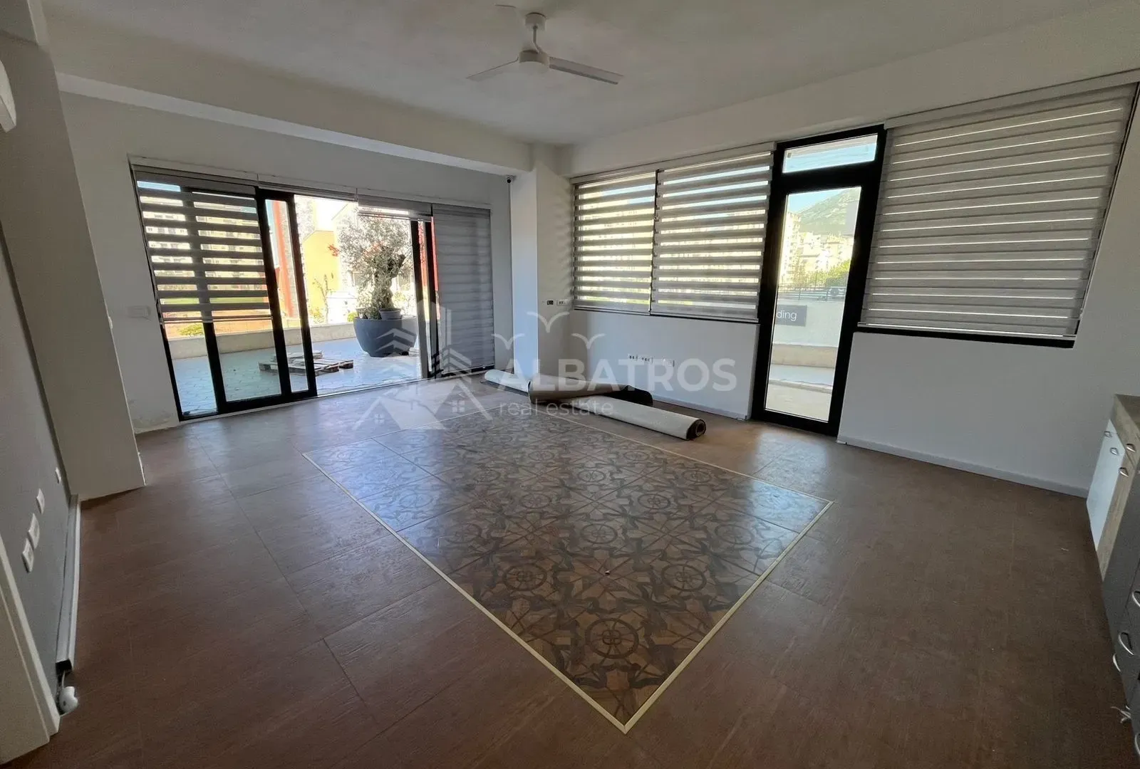 Izdavanje, dvosoban stan, 83m², Bar, Crna Gora
