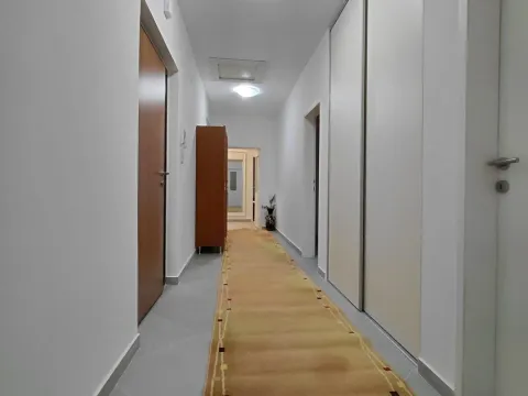 Izdavanje, kuća, 200m², Gornja Gorica, Podgorica - image 11